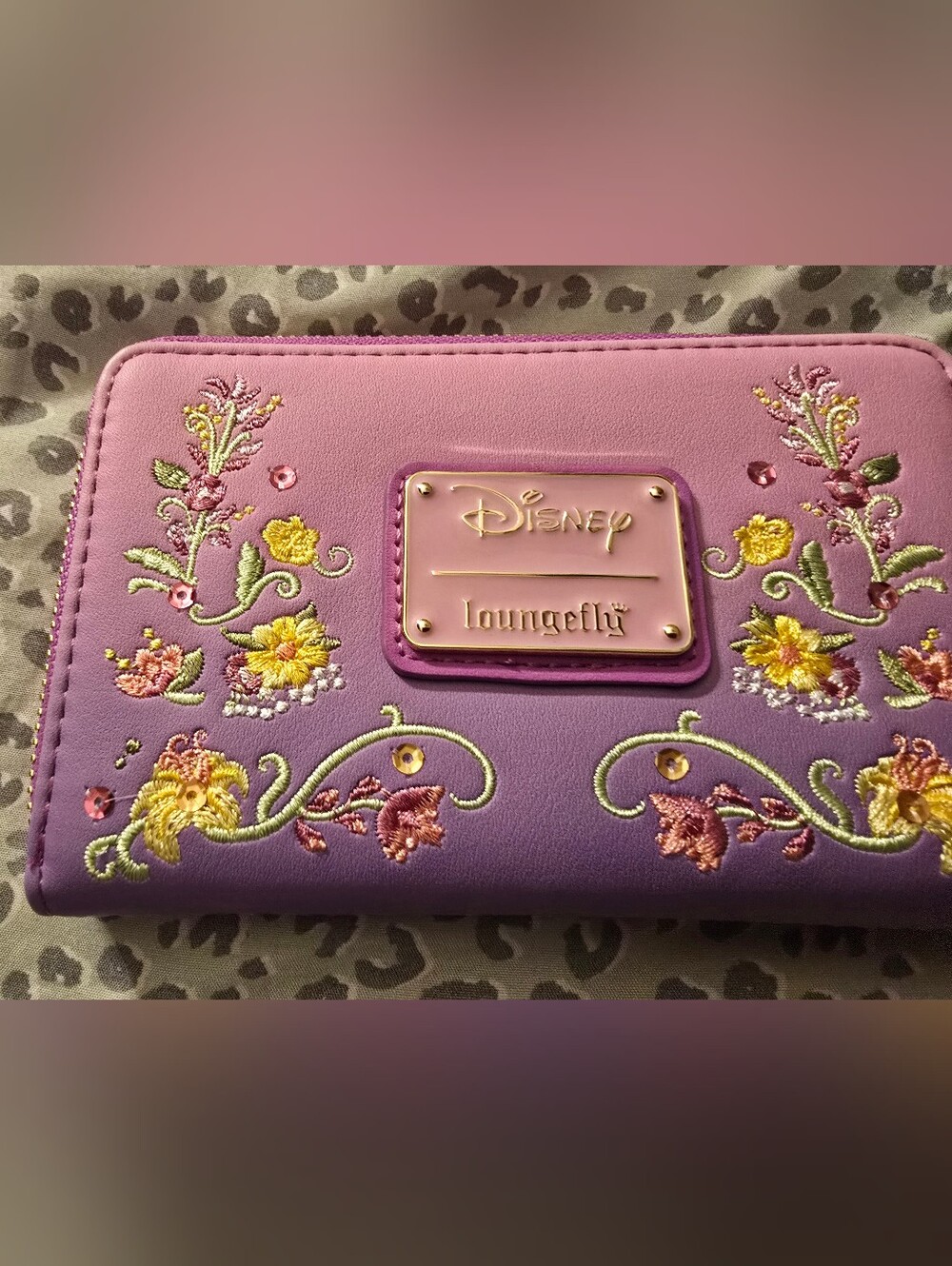 Rapunzel Emboidered wallet RARE - Picture 5 of 7